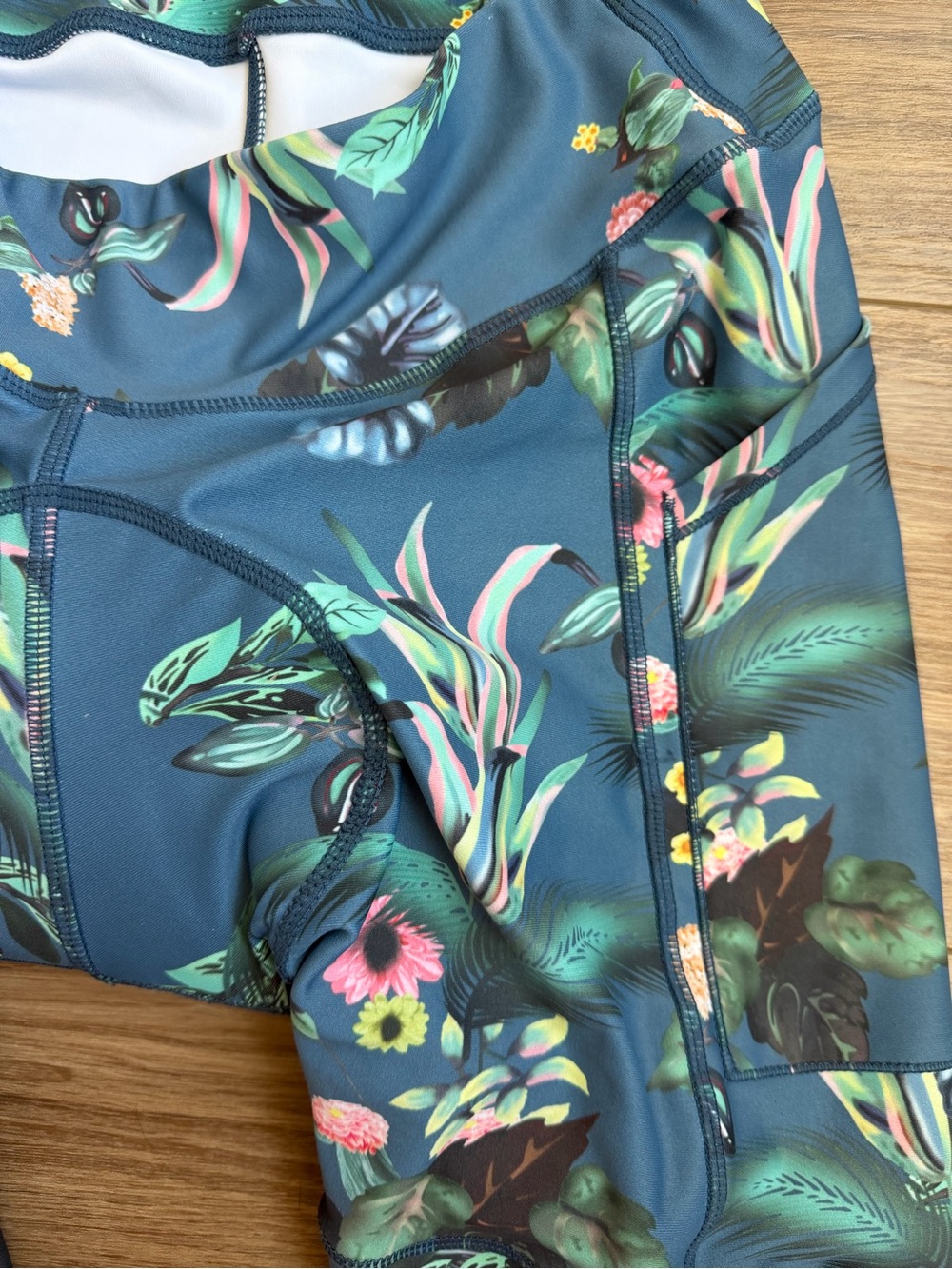 Zoic Charlotte Padded Bike Cycling Shorts Blue Floral size Medium - Picture 3 of 7